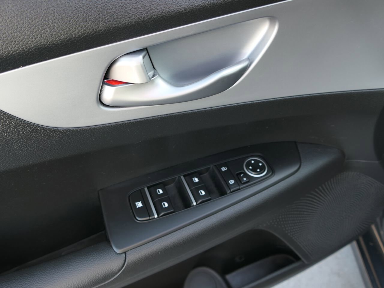 Used 2023 Kia Forte LXS image 14