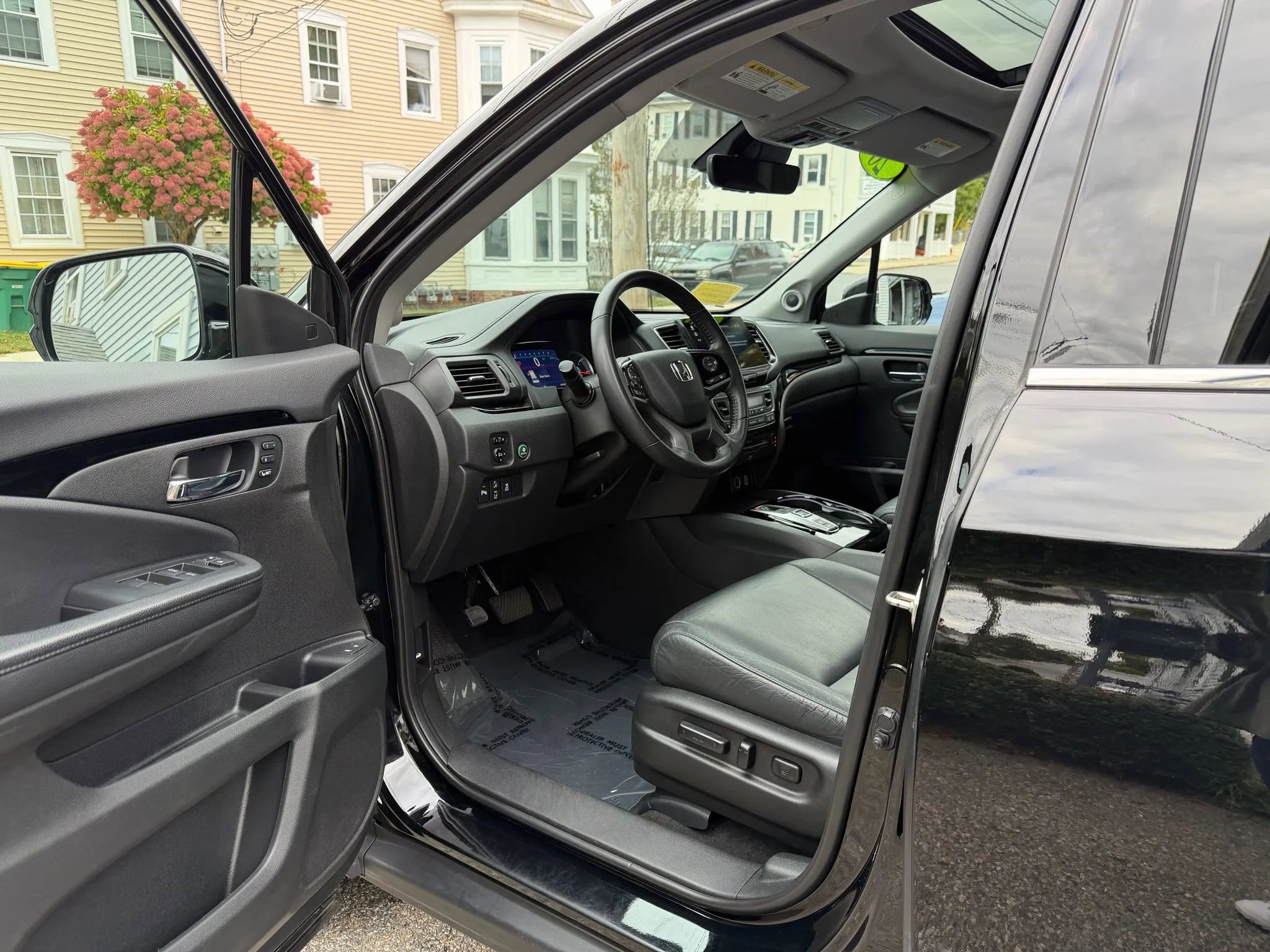 Used 2020 Honda Pilot Touring image 12