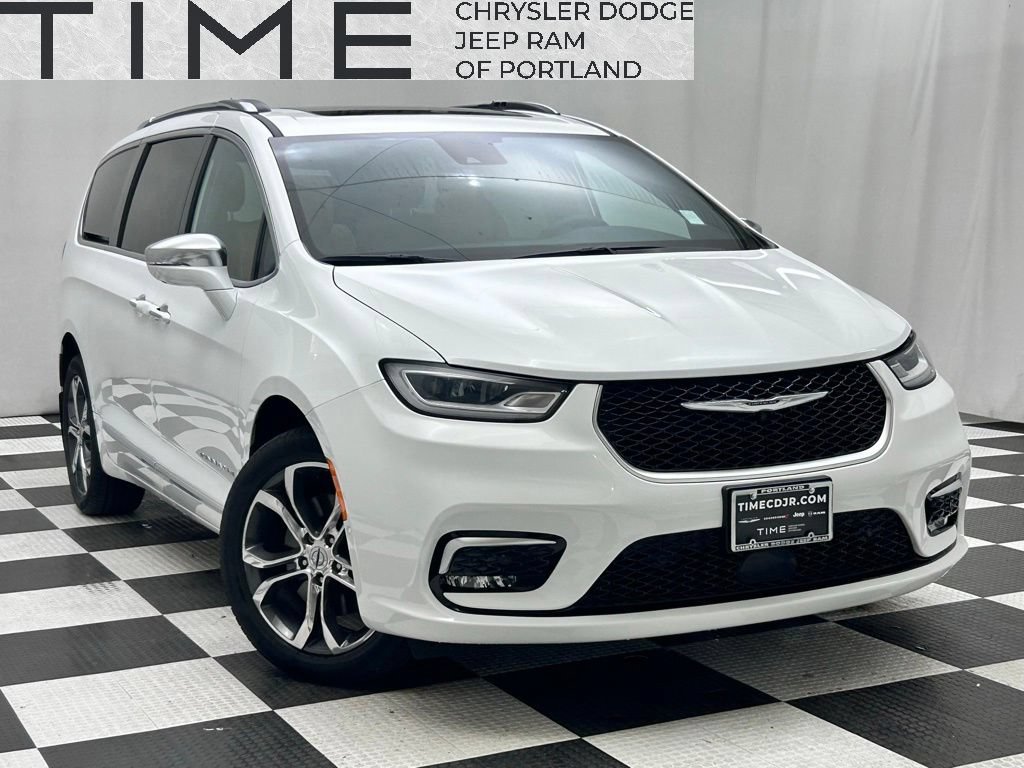 Certified 2022 Chrysler Pacifica Pinnacle AWD/4WD image 1