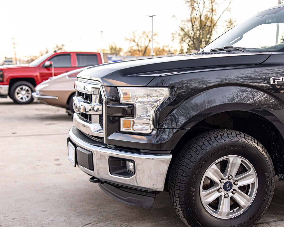 Used 2015 Ford F150 XLT AWD/4WD image 5
