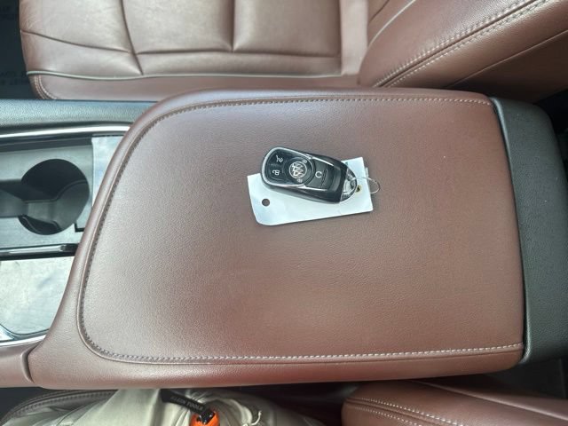 Used 2021 Buick Enclave Avenir w/ Avenir Technology Package AWD/4WD image 32