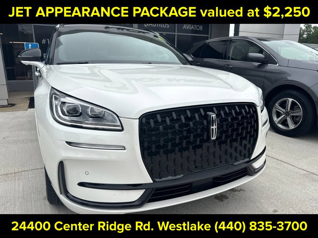 Used 2024 Lincoln Corsair Reserve w/ Equipment Group 201A AWD/4WD image 4