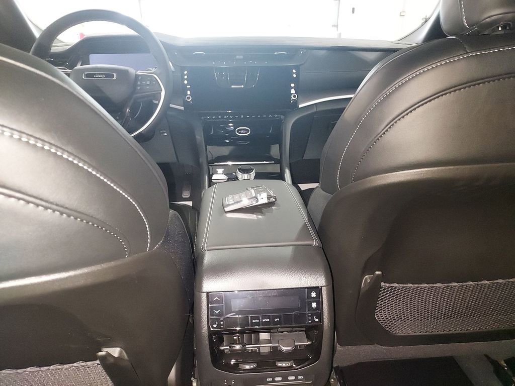 New 2026 Jeep Grand Cherokee L Limited AWD/4WD image 10