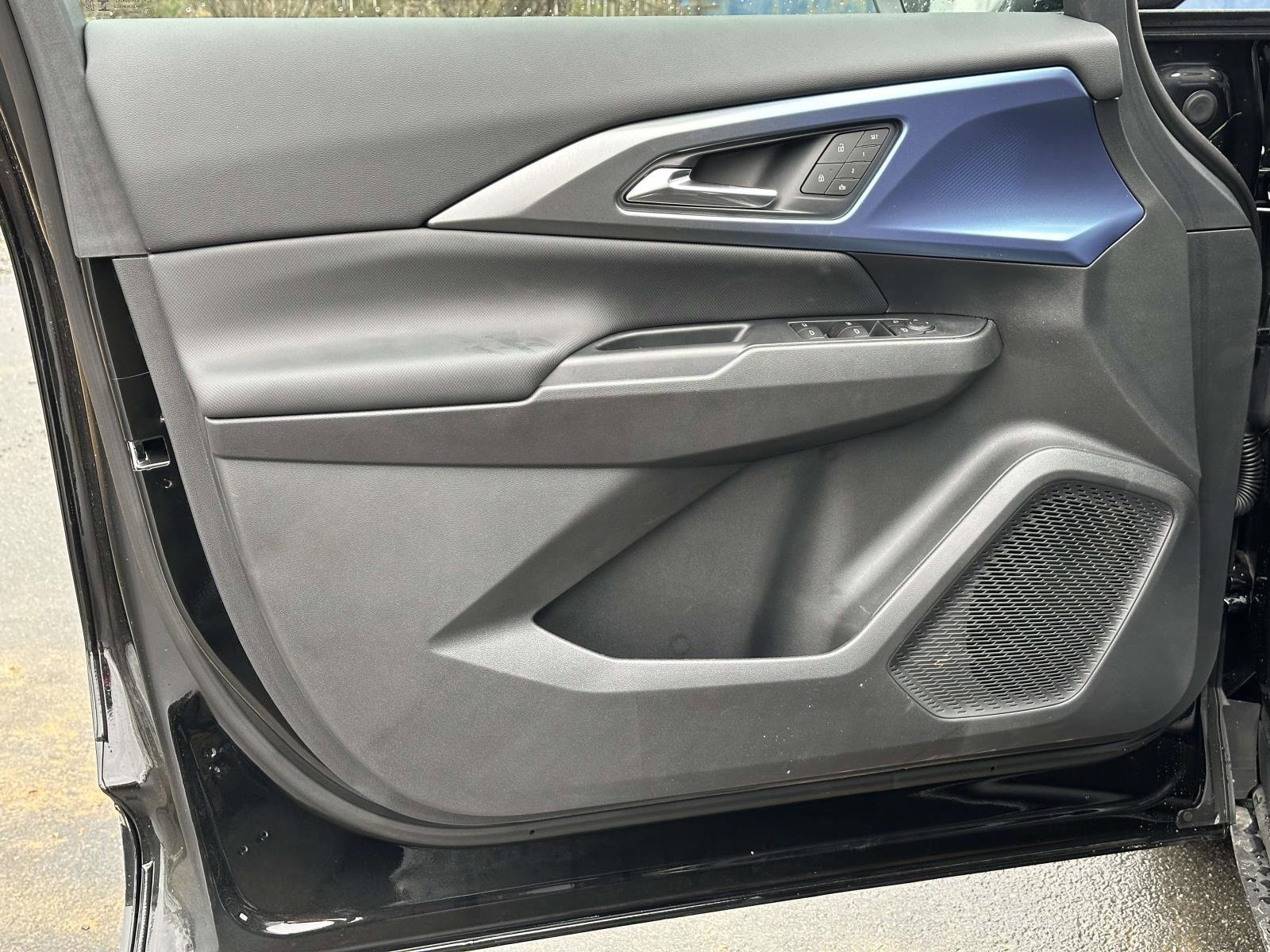 New 2026 Chevrolet Equinox EV LT image 18