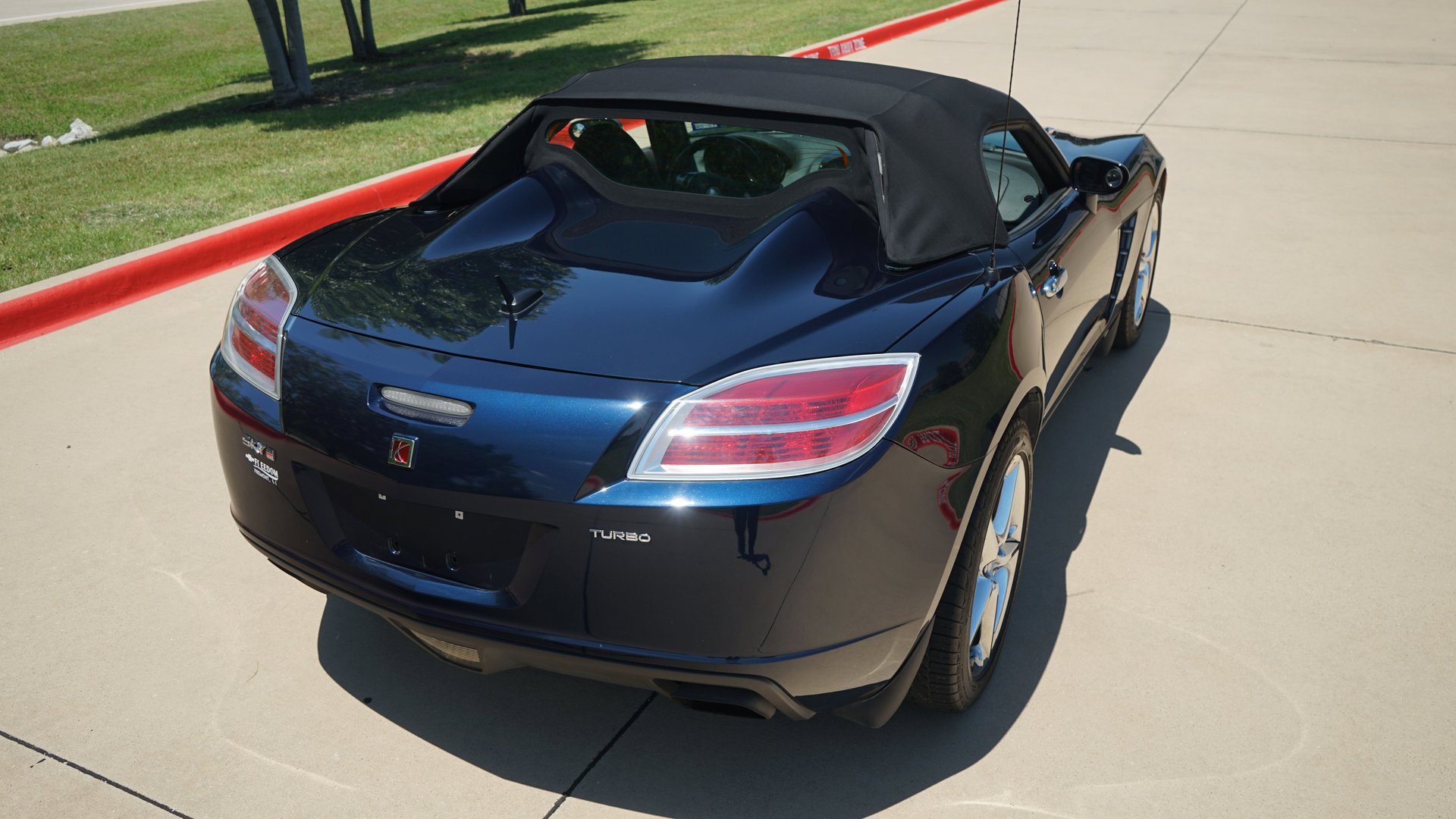 Used 2008 Saturn Sky Red Line RWD image 14