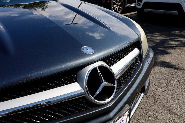 Used 2011 Mercedes-Benz SL 550 image 17