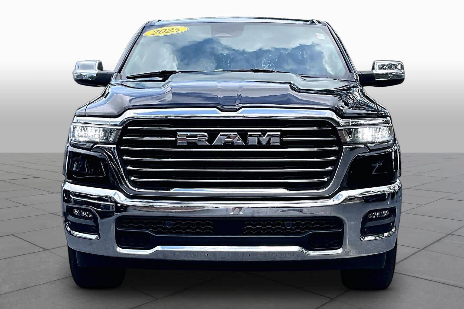 Used 2025 RAM 1500 Laramie AWD/4WD image 6