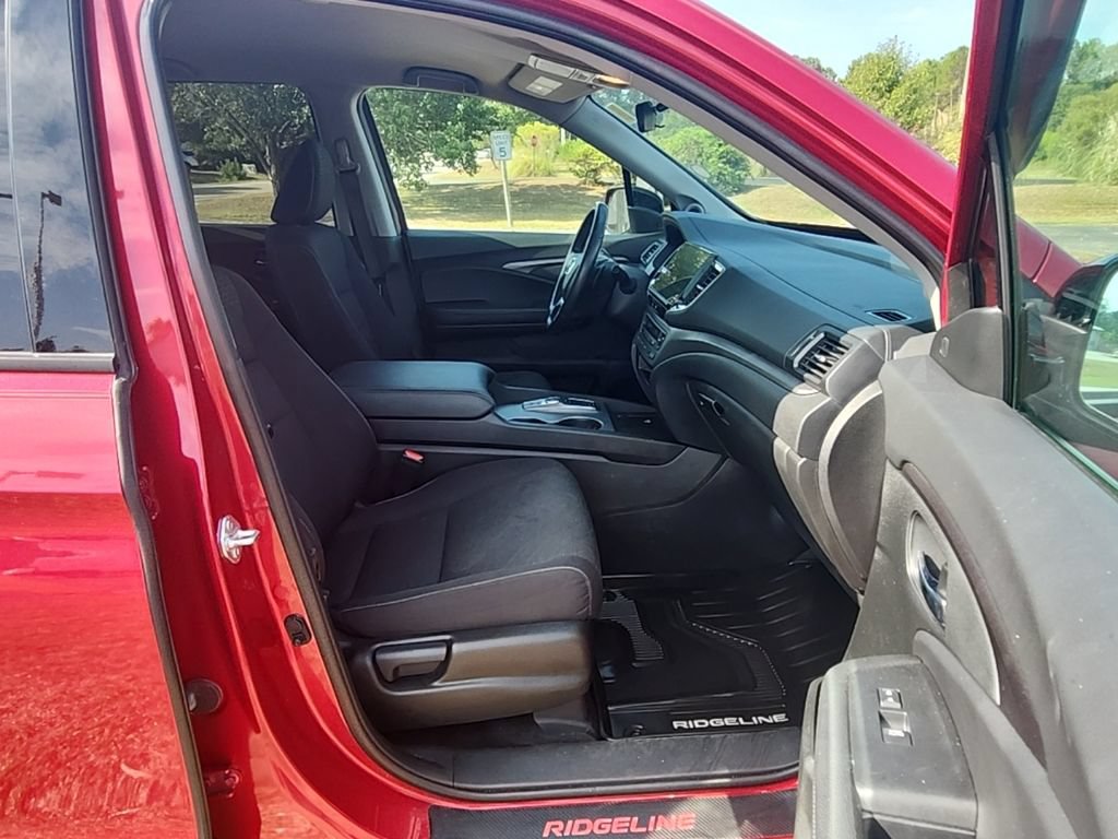 Used 2024 Honda Ridgeline Sport image 32