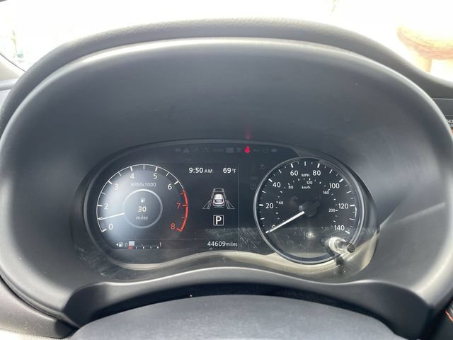 Used 2023 Nissan Kicks SR FWD image 11