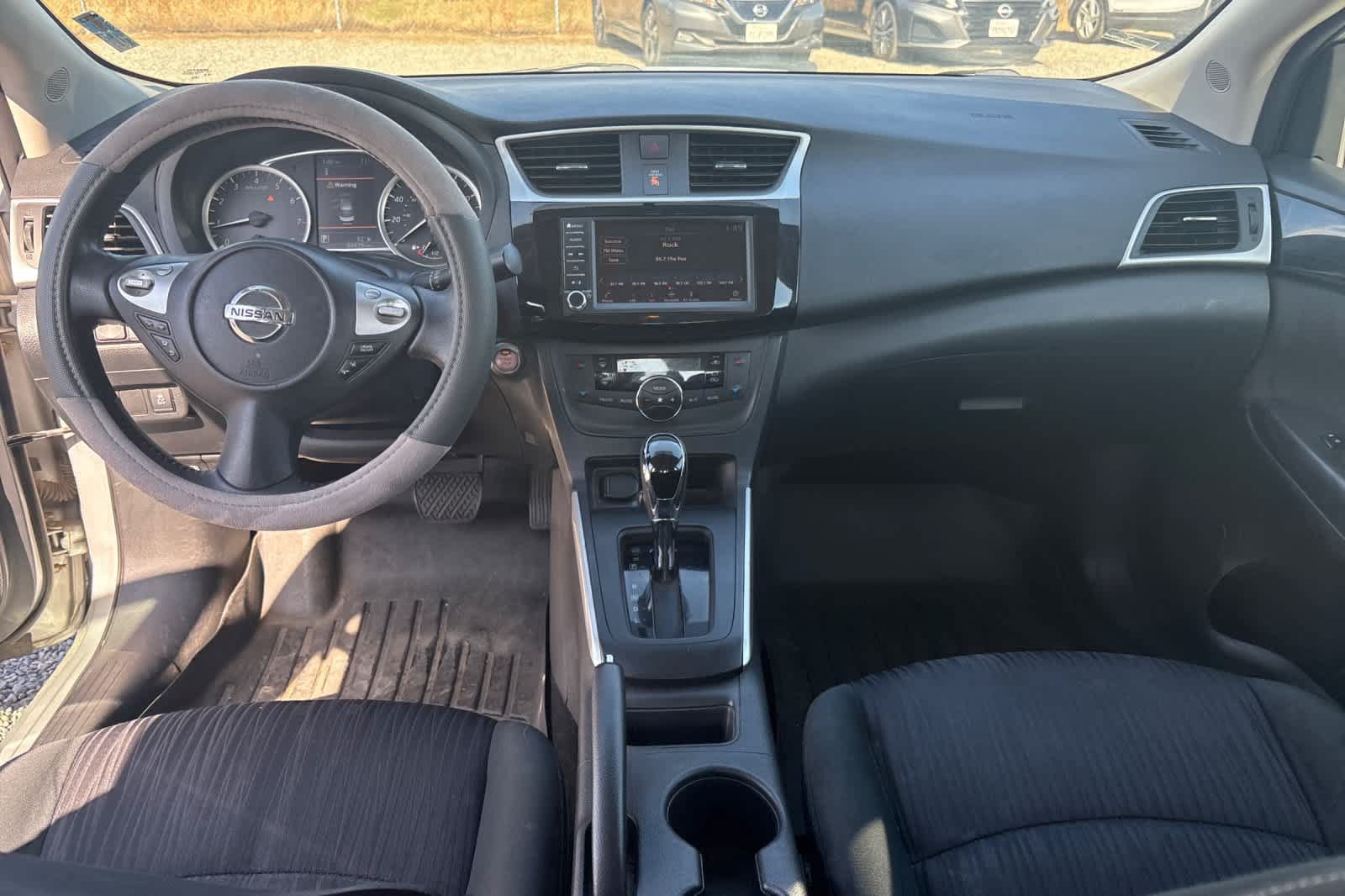 Used 2019 Nissan Sentra SV FWD image 3