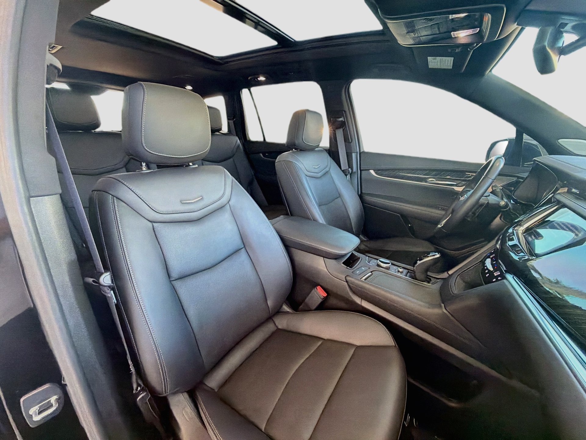 Certified 2024 Cadillac XT6 Premium Luxury FWD image 18