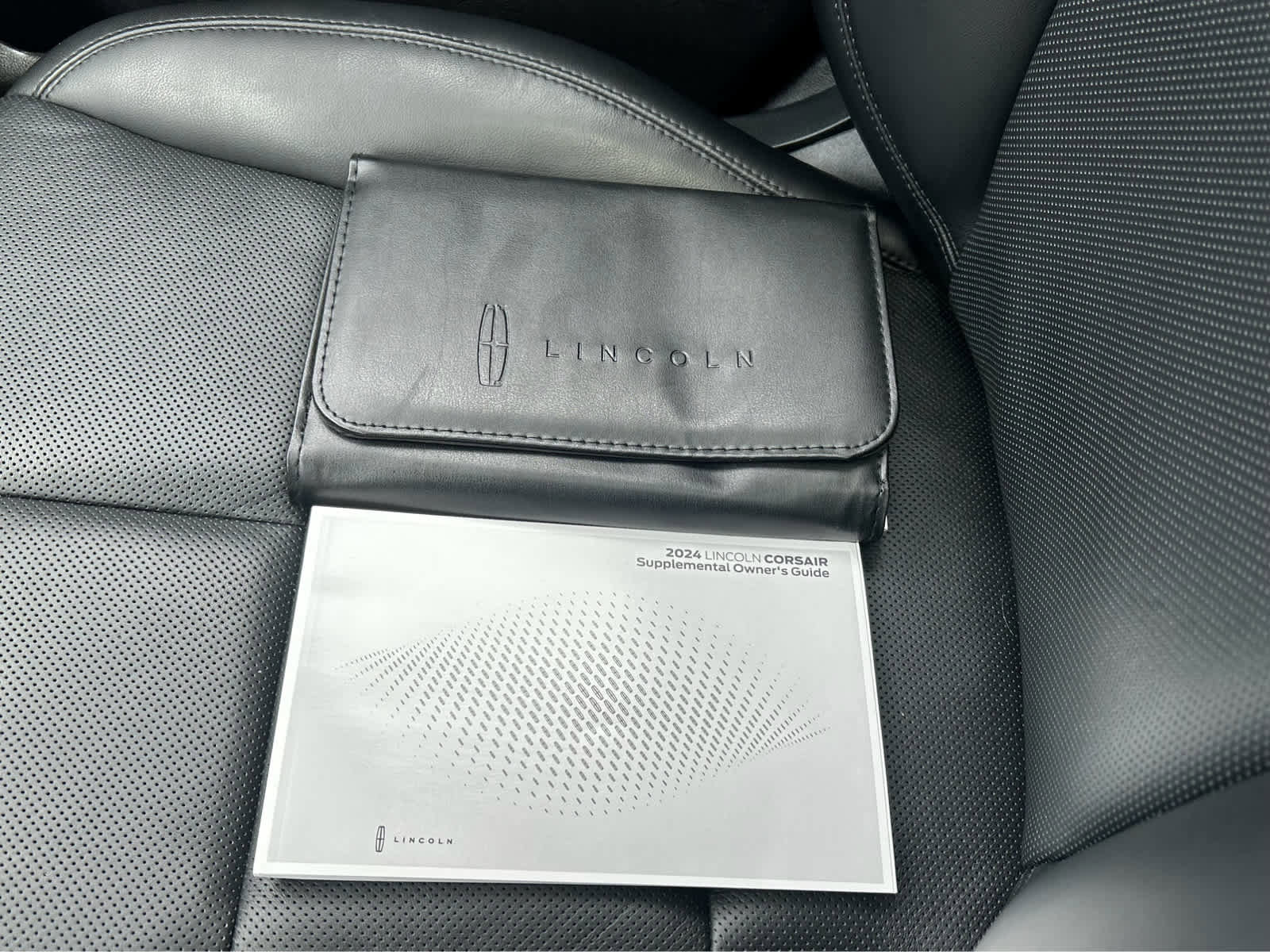 Used 2024 Lincoln Corsair Grand Touring w/ Rear Removable Package Tray image 66