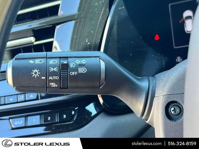Used 2024 Lexus RX 350h w/ Accessory Package (Z1) AWD/4WD image 29