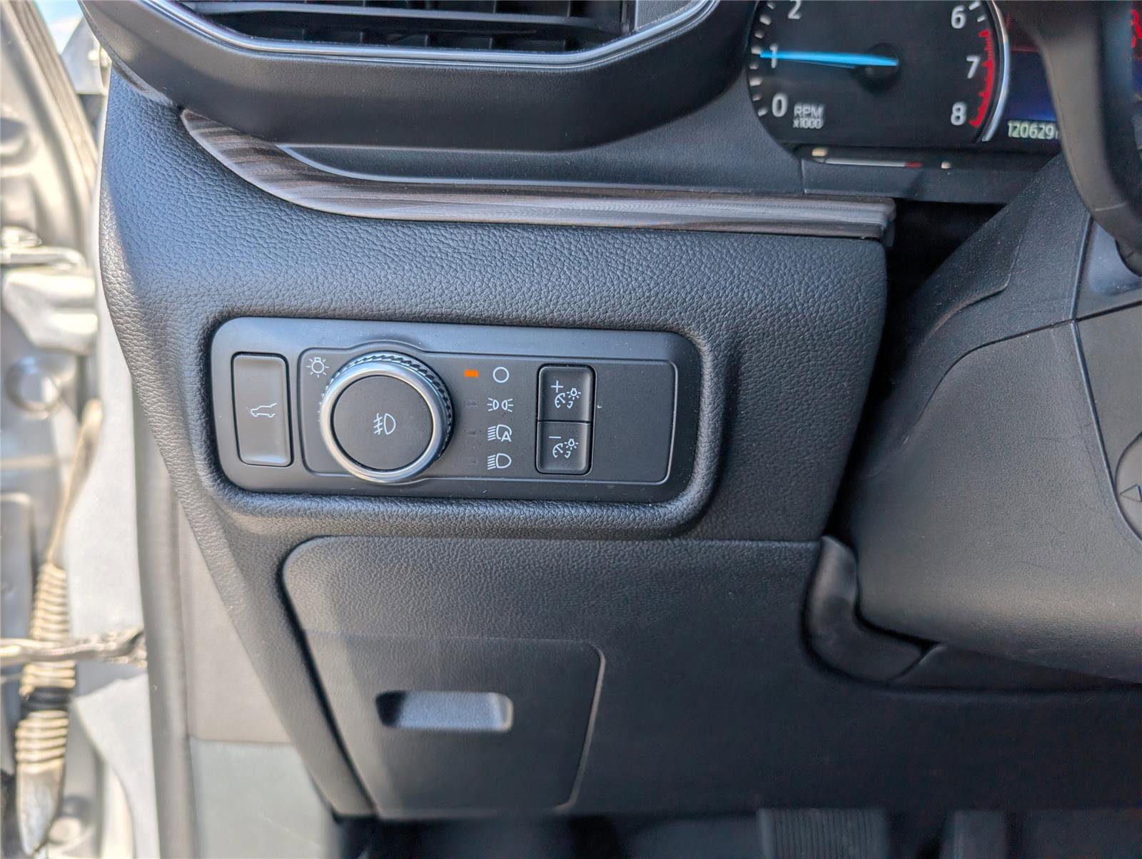 Used 2021 Ford Explorer Limited w/ Equipment Group 301A image 27