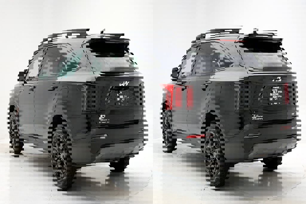 Used 2023 Kia Sorento S image 7