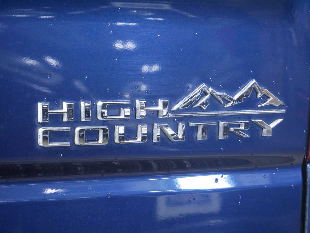 Used 2020 Chevrolet Silverado 1500 High Country w/ Technology Package AWD/4WD image 11
