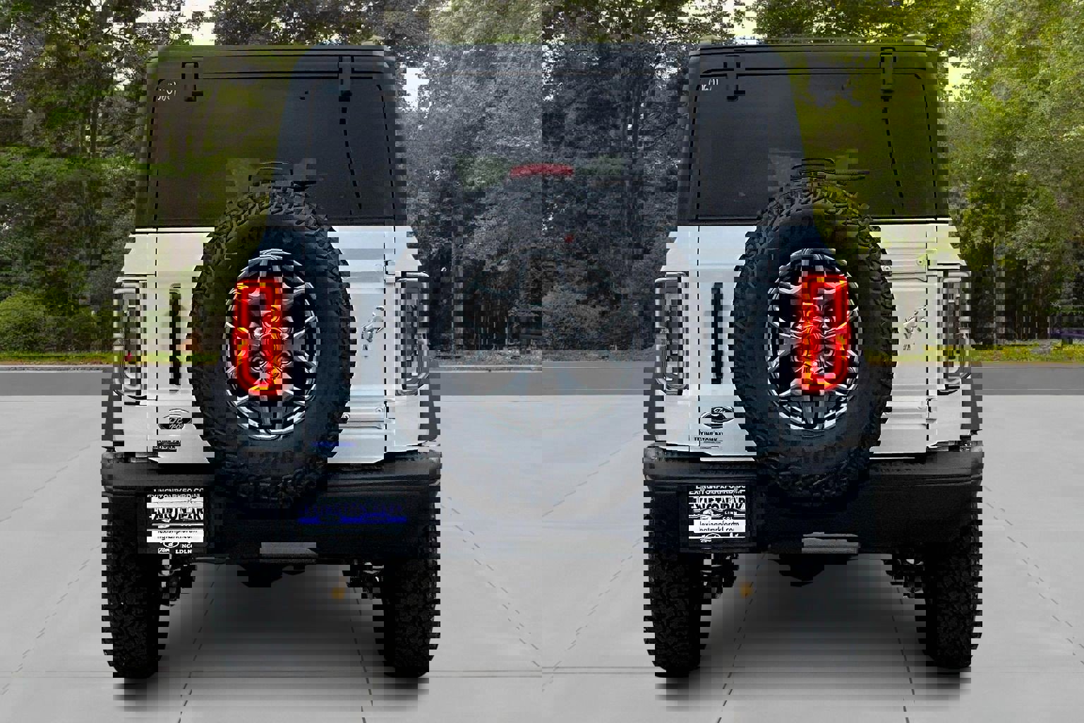 New 2025 Ford Bronco Badlands image 4