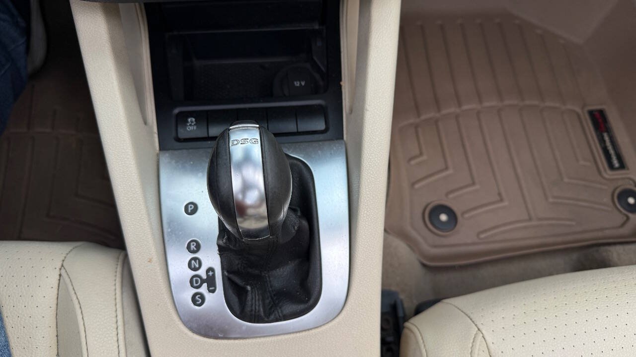 Used 2013 Volkswagen Eos Komfort FWD image 14
