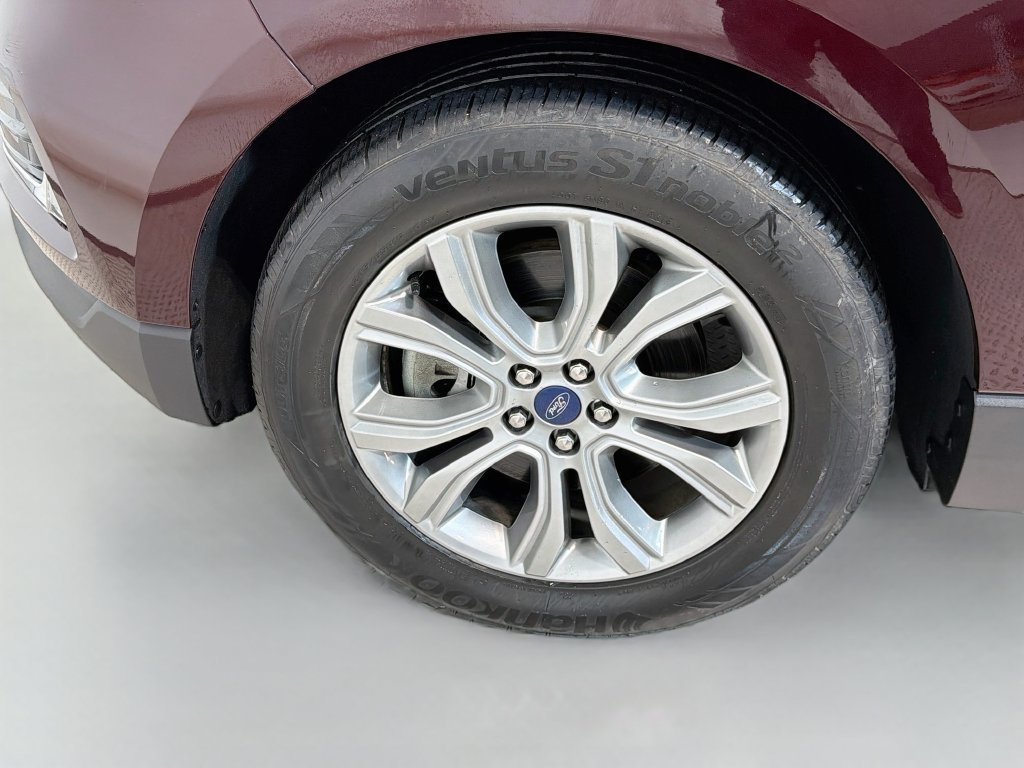 Used 2019 Ford Edge Titanium w/ Cold Weather Package AWD/4WD image 28