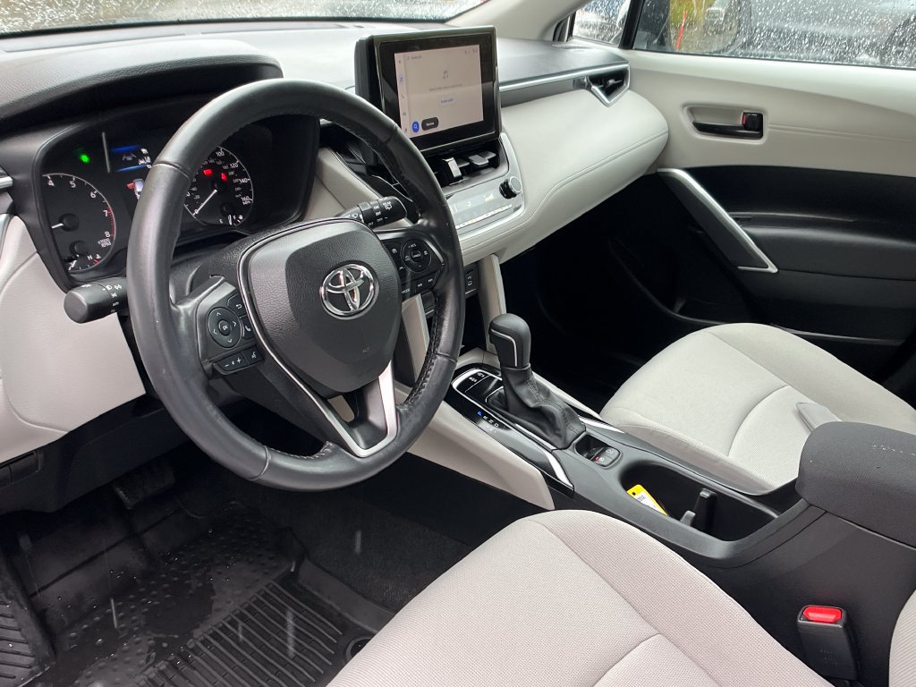 Used 2023 Toyota Corolla Cross LE AWD/4WD image 10