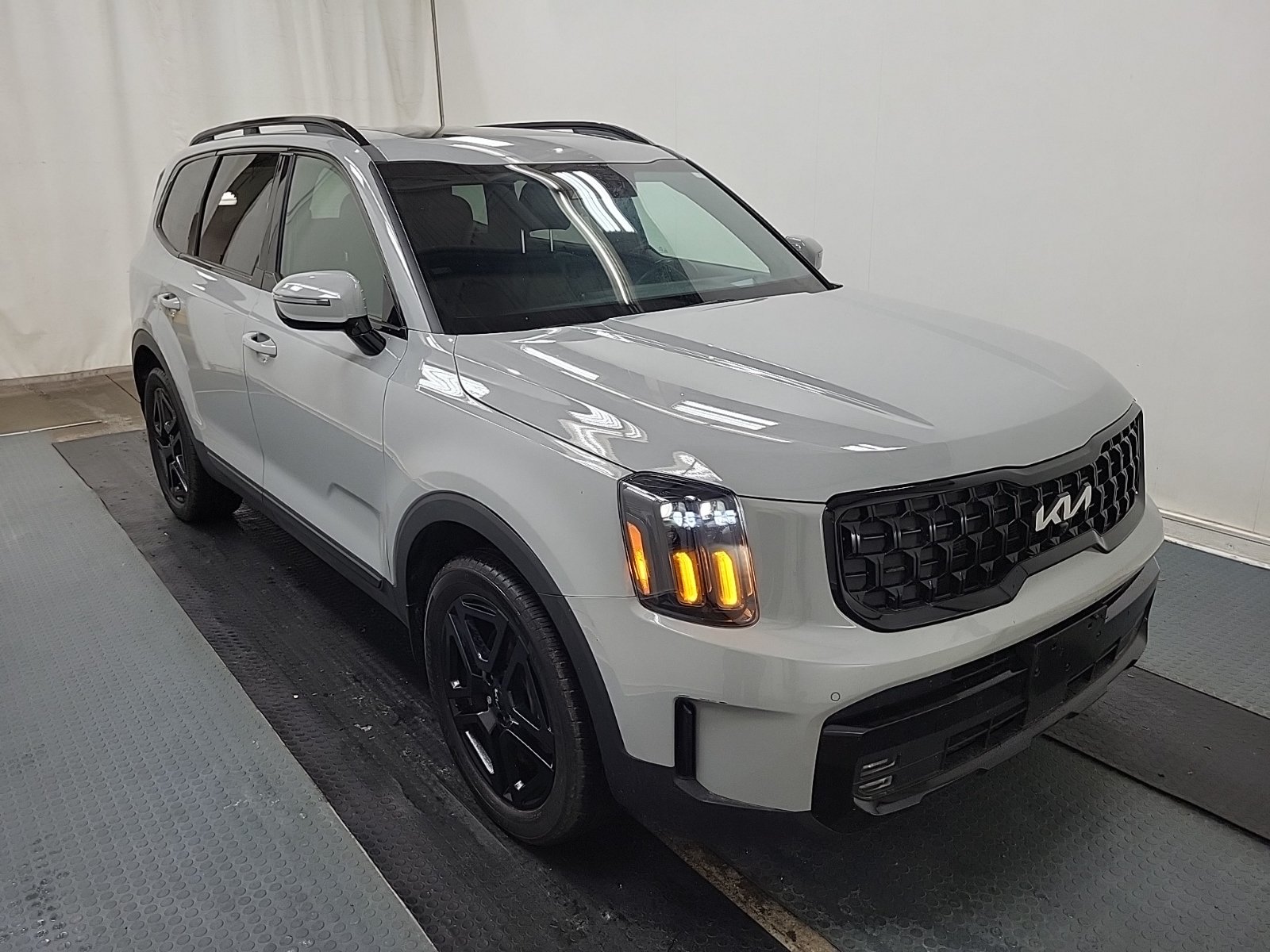 Used 2024 Kia Telluride SX AWD/4WD image 6