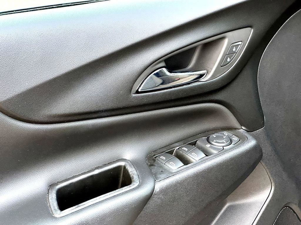 Used 2022 Chevrolet Equinox LT image 13