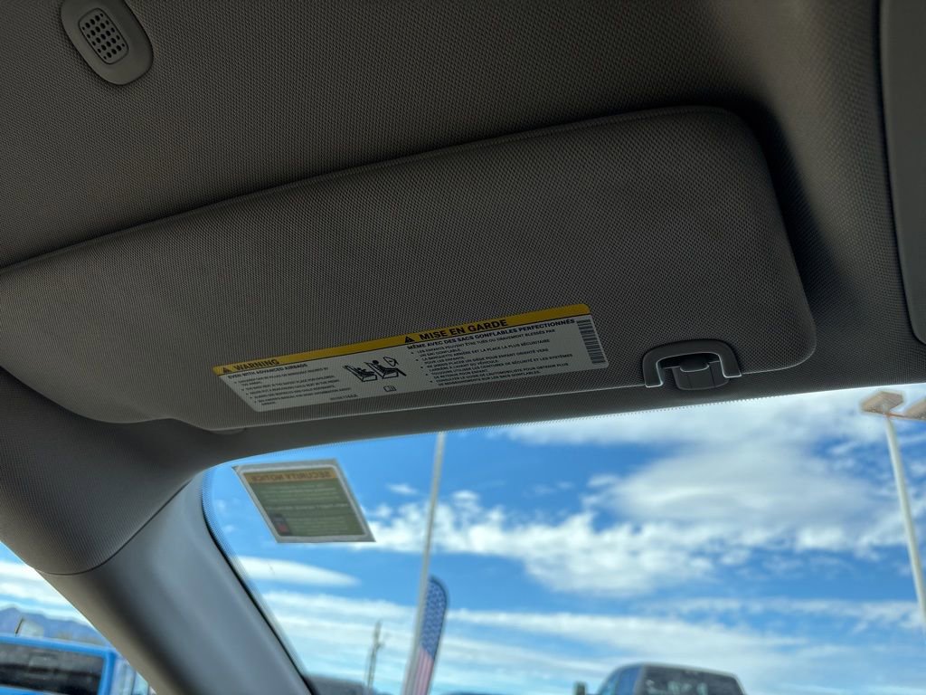 Used 2024 Chrysler Pacifica Touring-L image 36