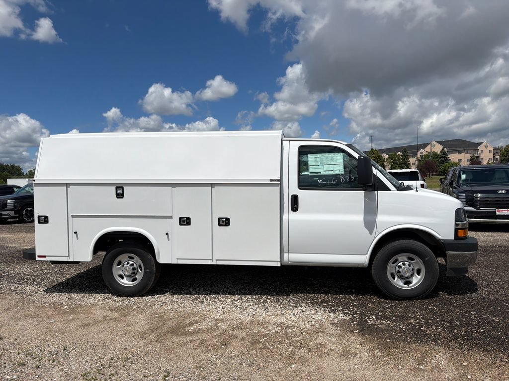 New 2025 Chevrolet Express 3500 w/ Power Convenience Package RWD image 5