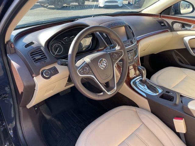 Used 2017 Buick Regal Sport Touring image 2