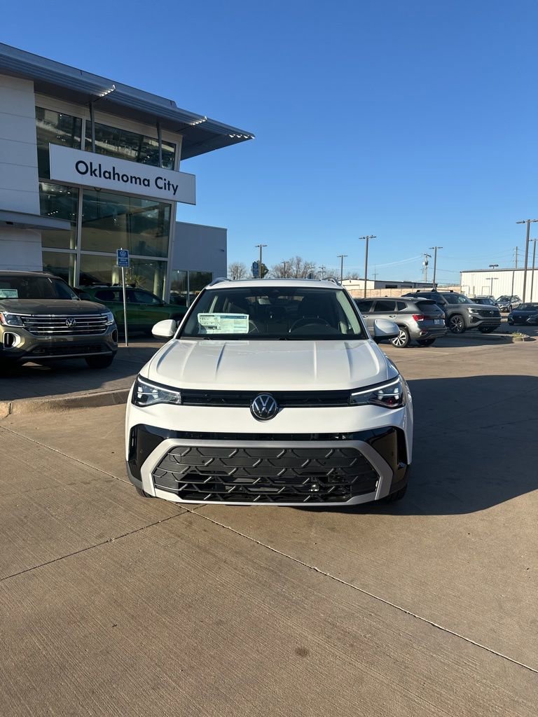 New 2026 Volkswagen Taos SE FWD image 2