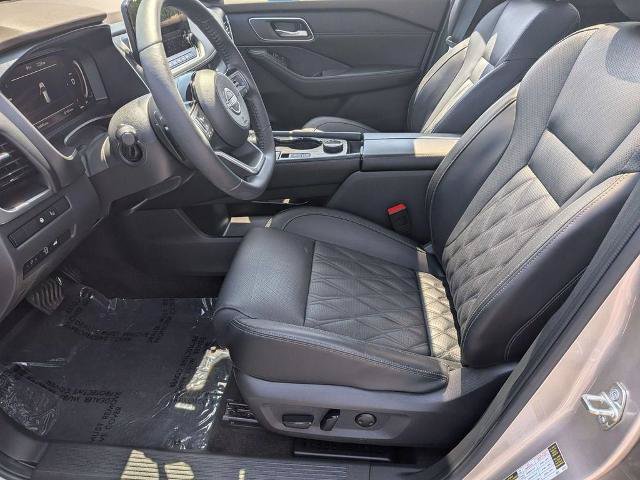 Certified 2023 Nissan Rogue Platinum w/ Platinum Premium Package AWD/4WD image 13