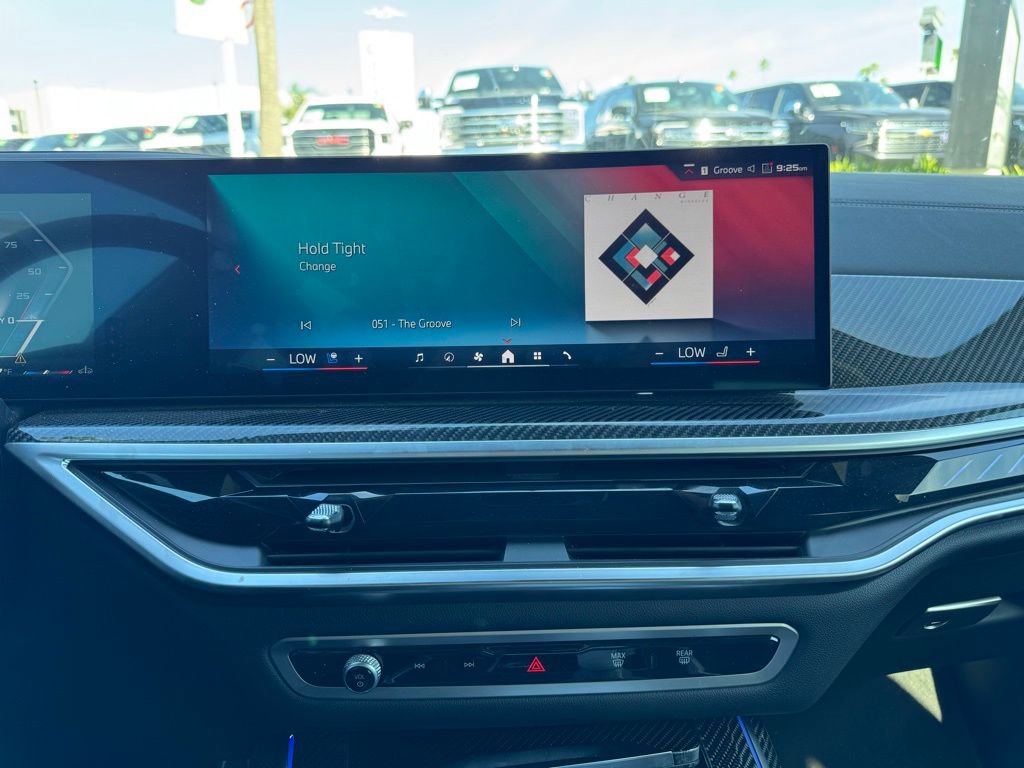 Used 2026 BMW X7 M60i image 9