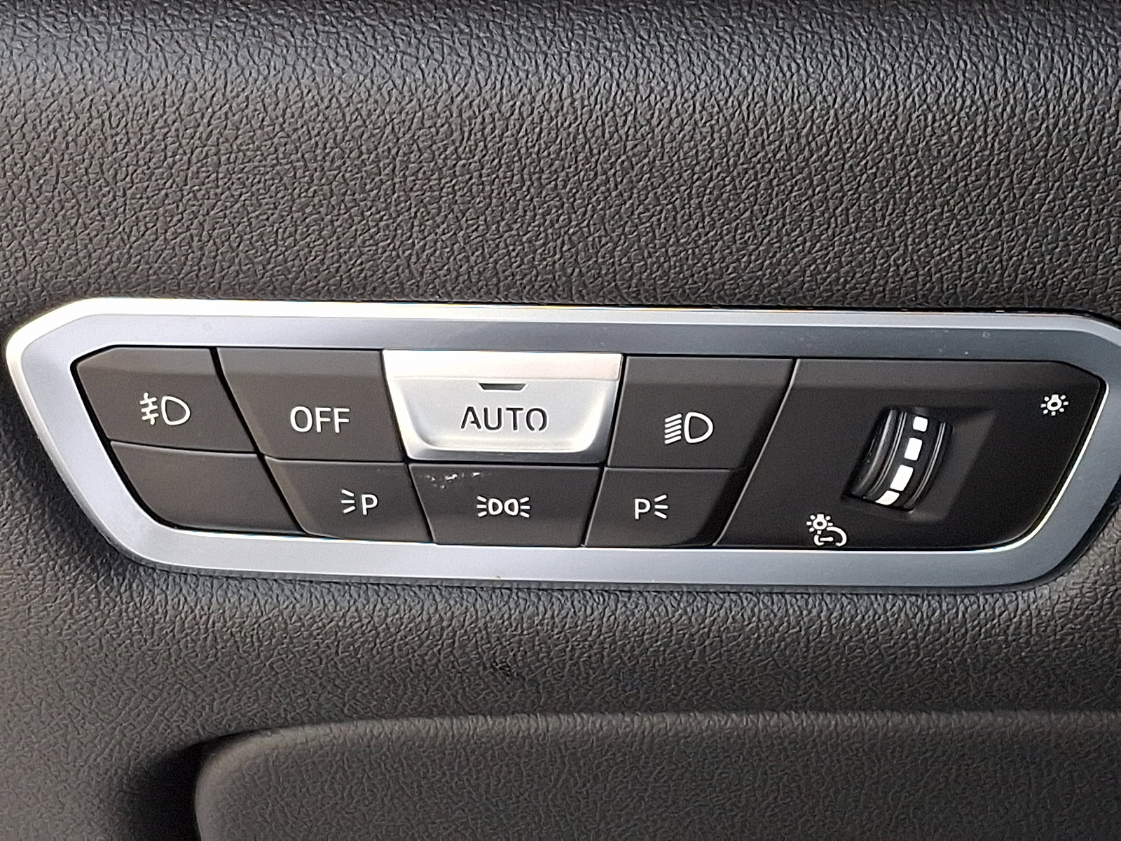 Used 2022 BMW X7 M50i image 26