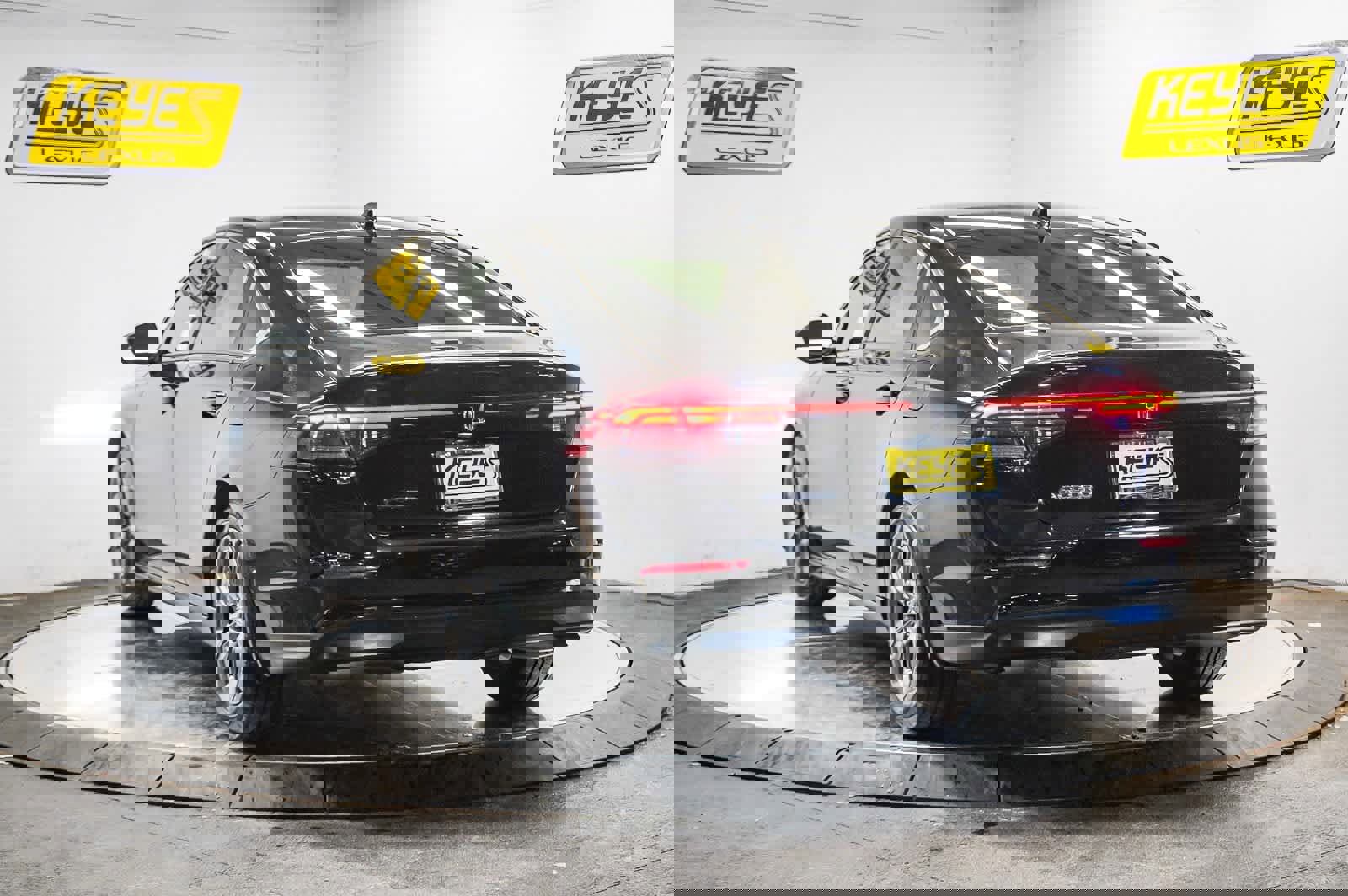 Used 2023 Honda Accord EX image 2