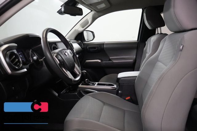 Certified 2022 Toyota Tacoma SR5 AWD/4WD image 12