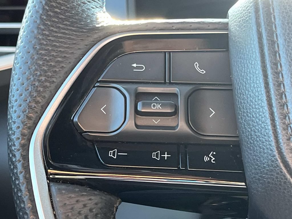 Used 2024 Toyota Sequoia Platinum AWD/4WD image 37