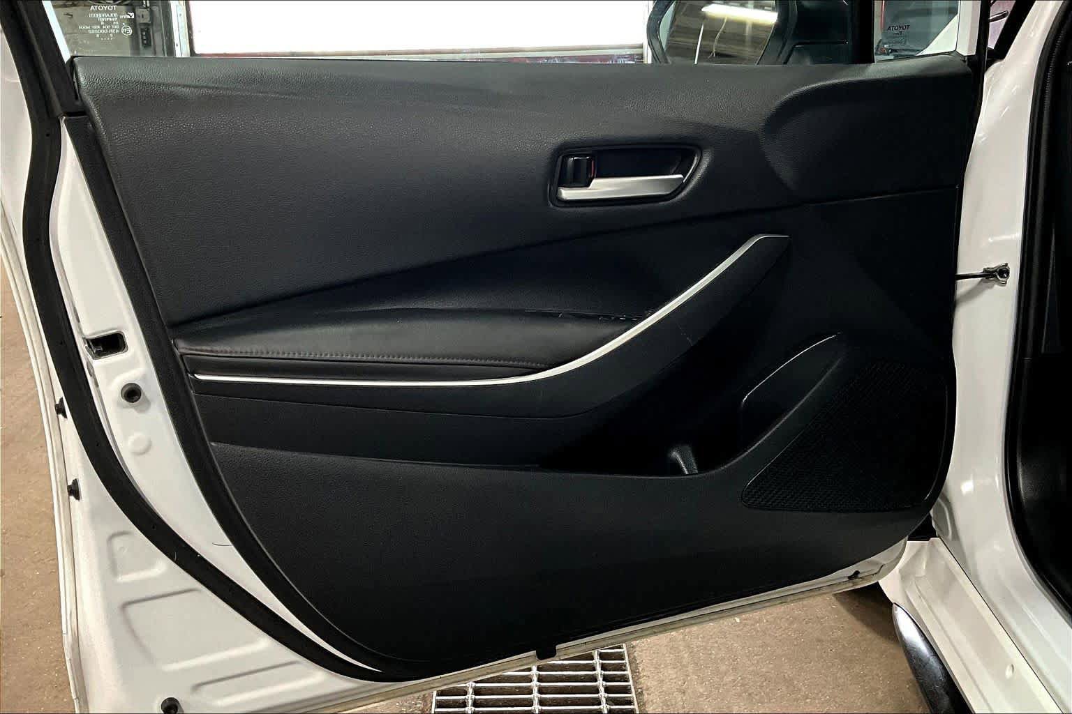 Certified 2024 Toyota Corolla Sedan w/ SE Convenience Package image 20