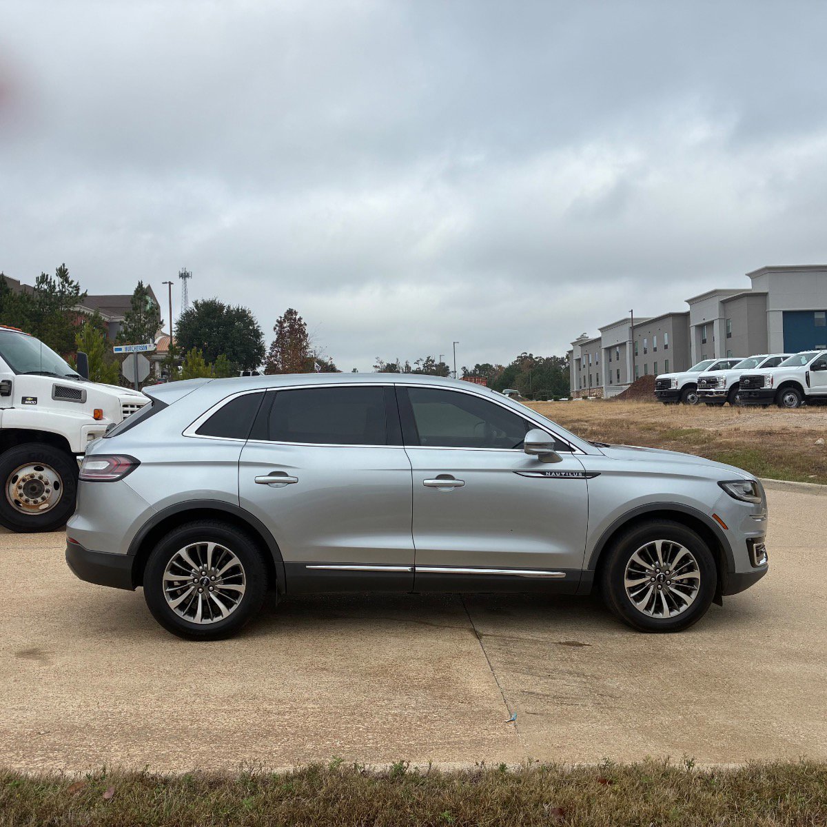 Used 2020 Lincoln Nautilus FWD w/ Equipment Group 101A image 4
