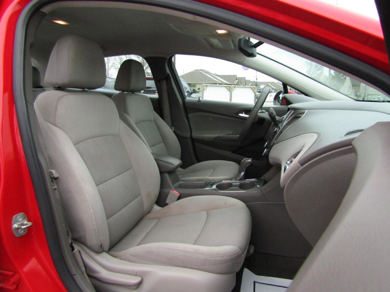 Used 2016 Chevrolet Cruze LT w/ Convenience Package image 28