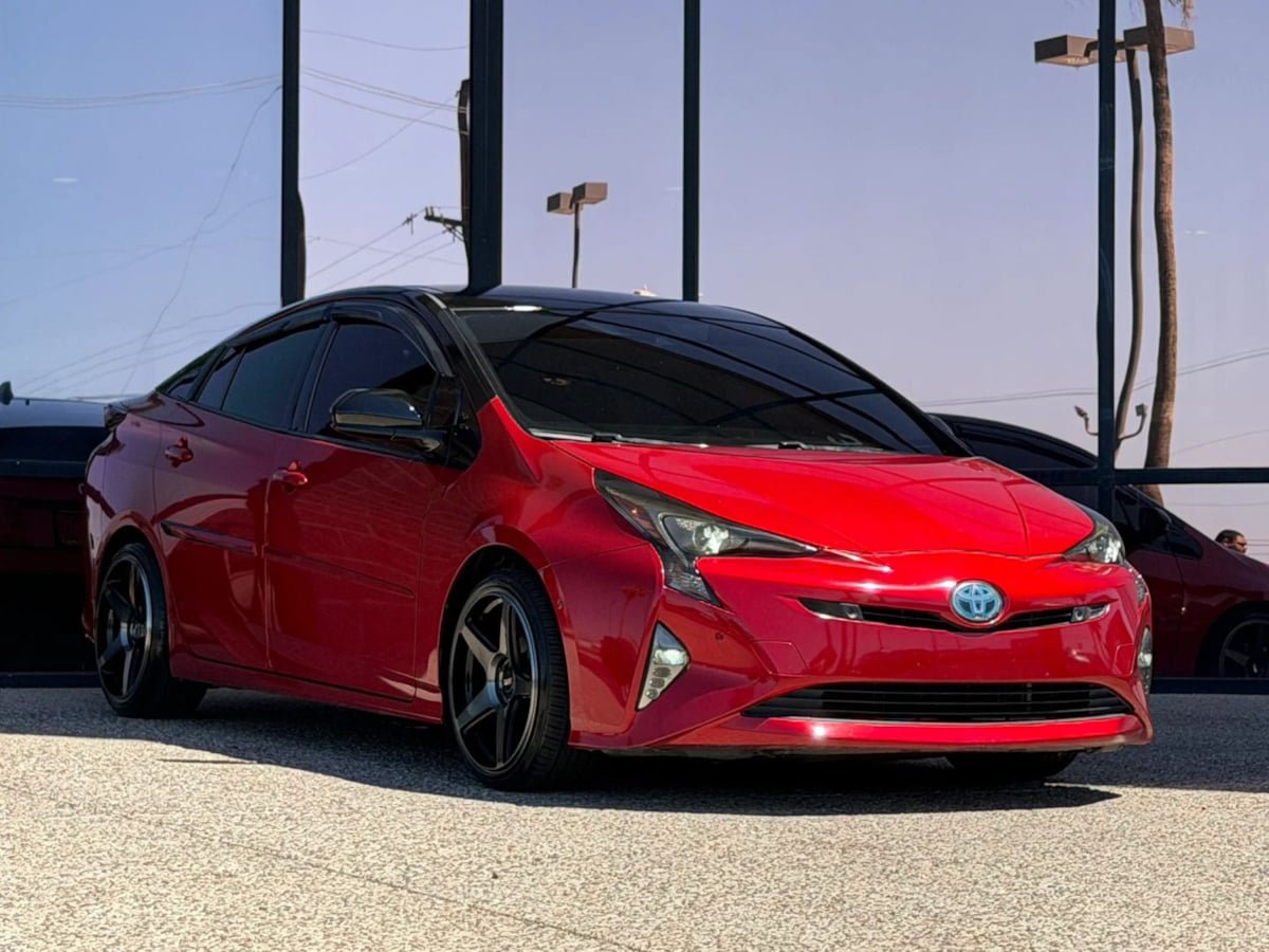 Used 2017 Toyota Prius Four Touring w/ Premium Convenience Package FWD image 21
