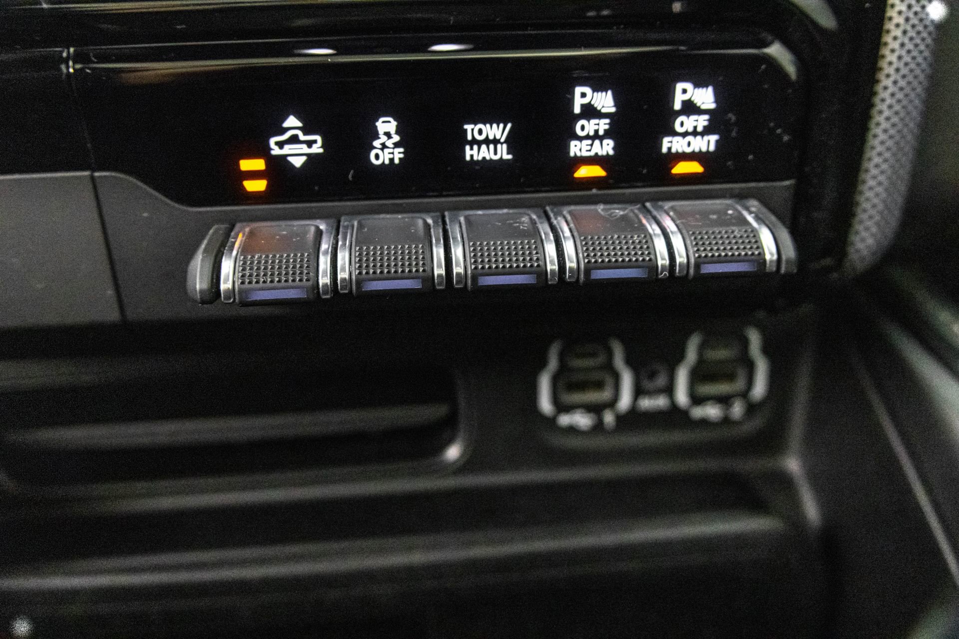 Used 2020 RAM 1500 Limited w/ Cold Weather Group image 29