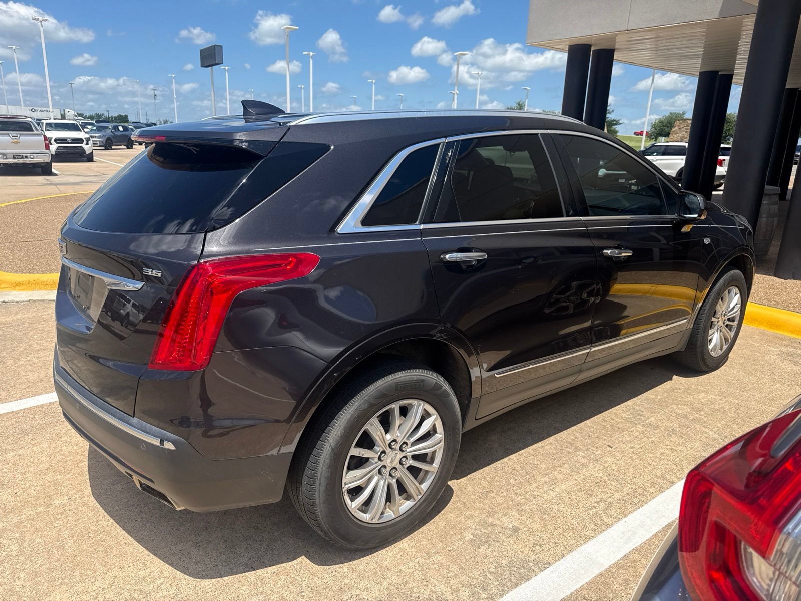 Used 2017 Cadillac XT5 FWD w/ LPO, Wheel Lock Package image 8