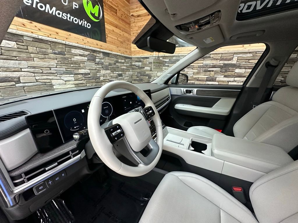 Used 2024 Hyundai Santa Fe Limited image 10