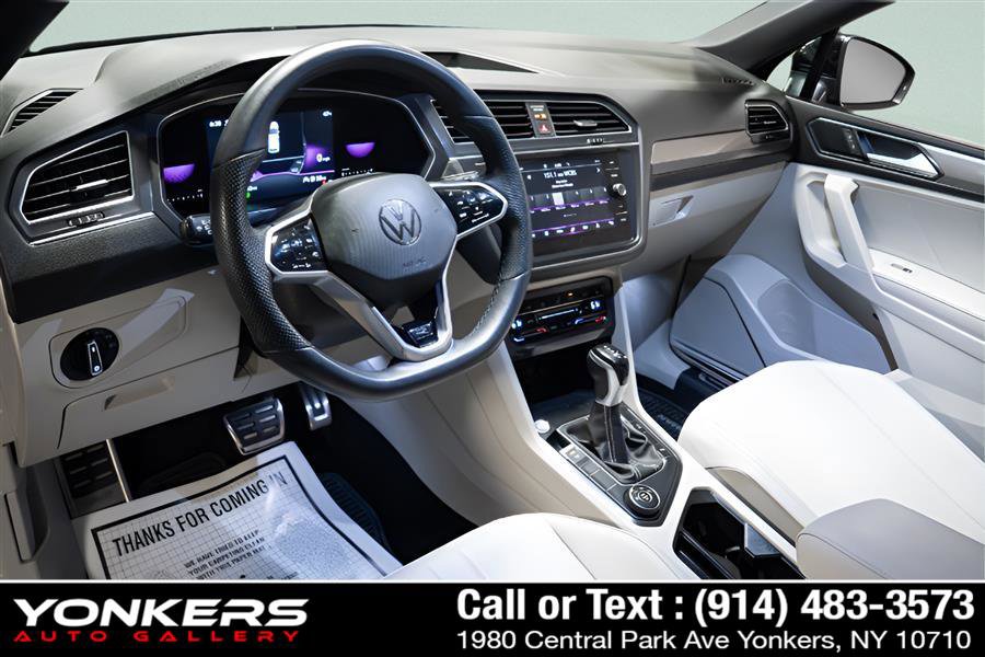 Used 2022 Volkswagen Tiguan SE R-Line AWD/4WD image 18