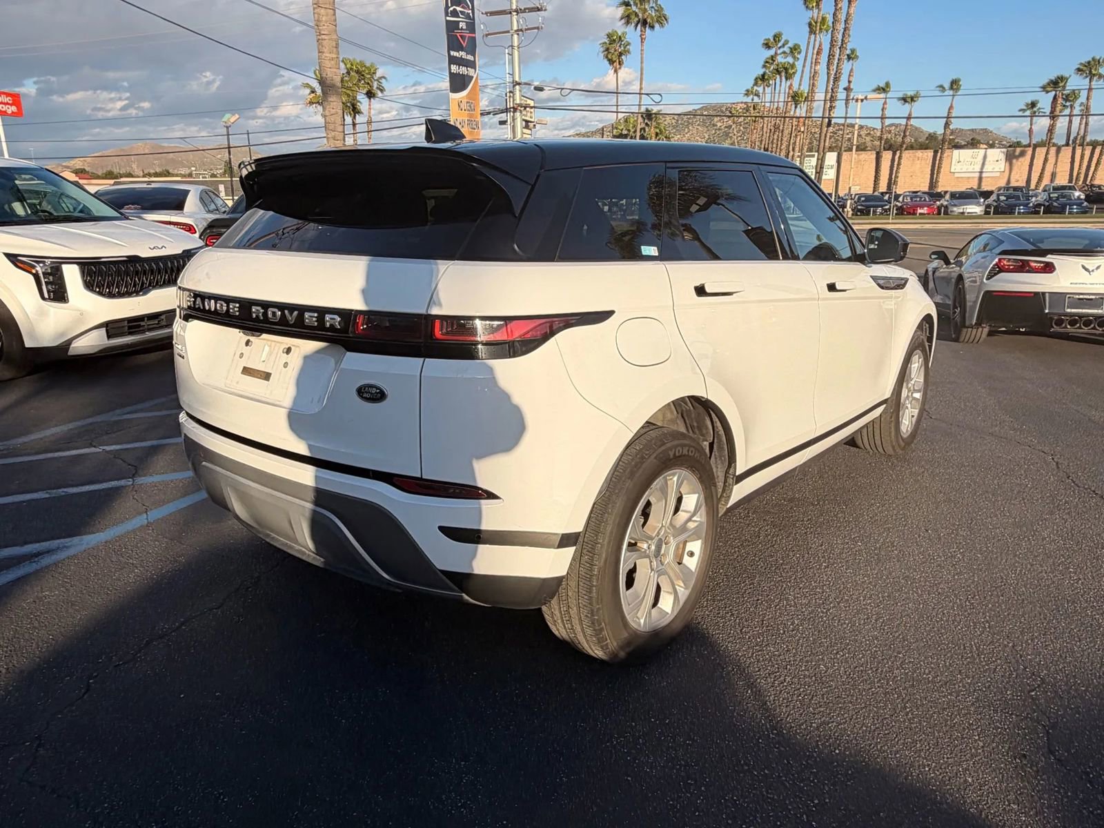 Used 2020 Land Rover Range Rover Evoque S AWD/4WD image 7
