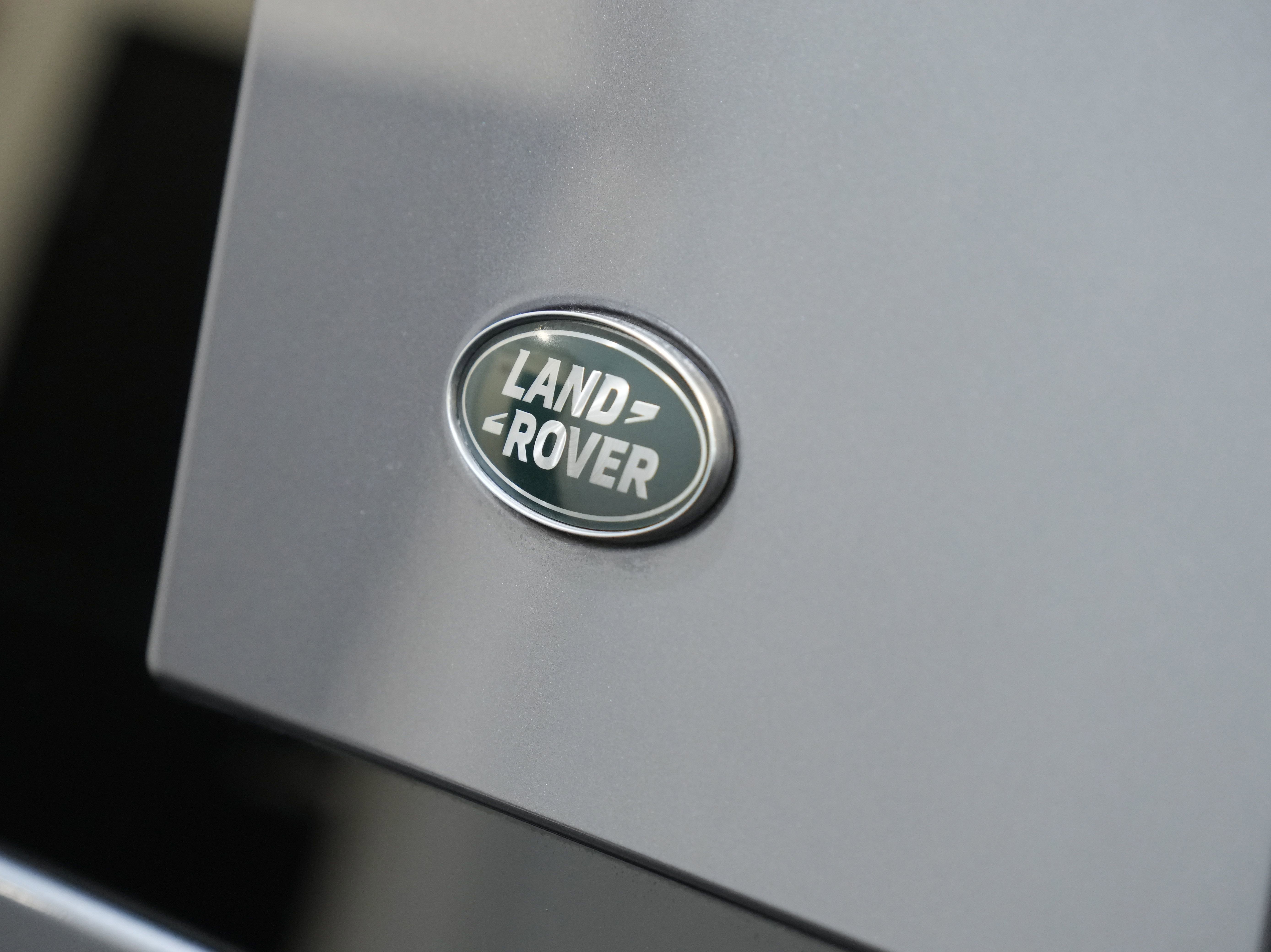 Used 2023 Land Rover Defender 130 X-Dynamic SE AWD/4WD image 15
