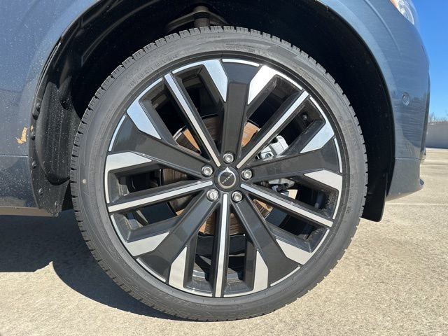 New 2026 Volvo XC60 B5 Ultra w/ Protection Package Premier image 9