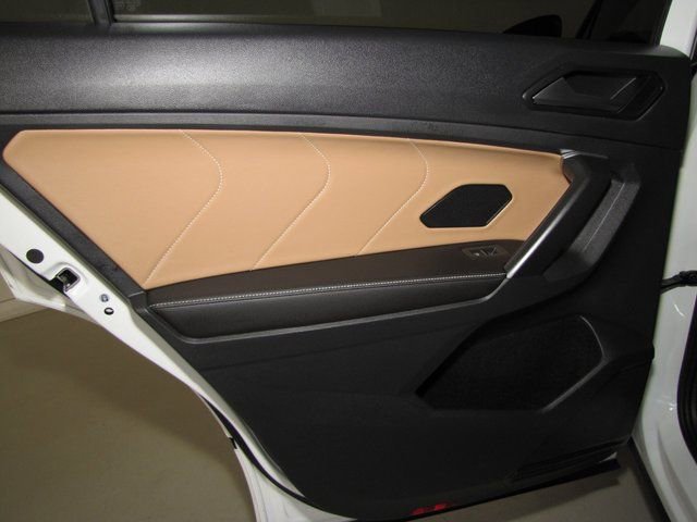 Used 2024 Volkswagen Tiguan SE R-Line image 14