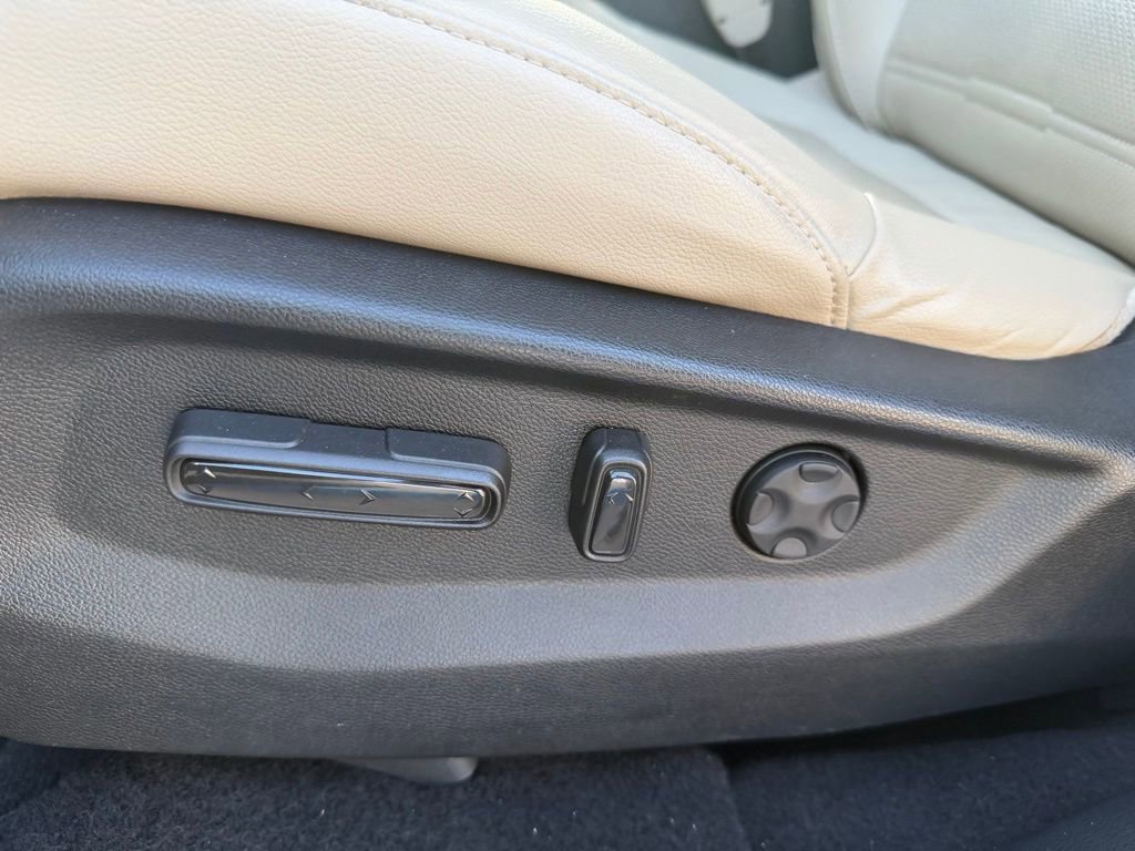 Used 2019 Honda CR-V Touring image 18