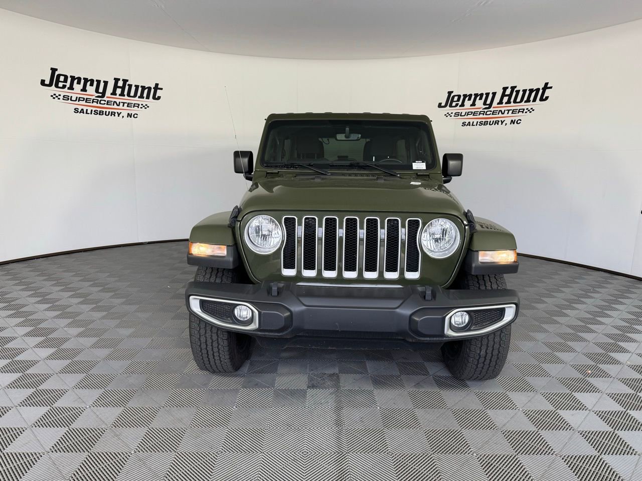 Used 2022 Jeep Wrangler Unlimited Sahara w/ Cold Weather Group image 6